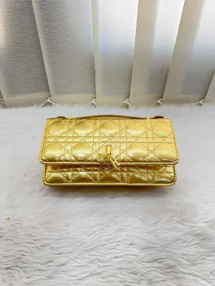 Dior bags, the gift, master key