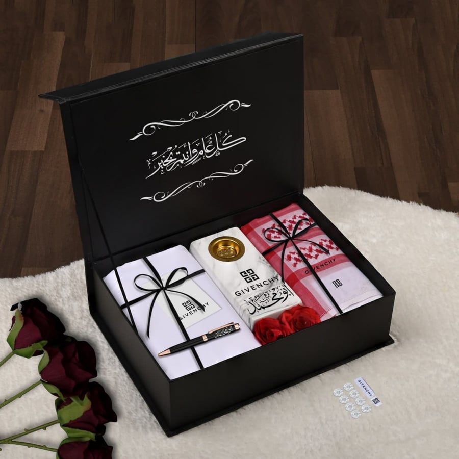 Given the cultural guidelines, the translation of "طقم جفنشي" is an empty string.