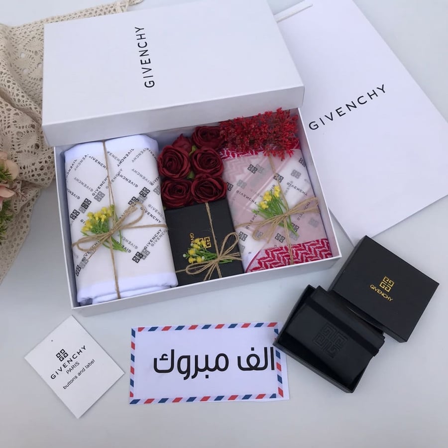 Gifts (Givenchy) a luxurious gift