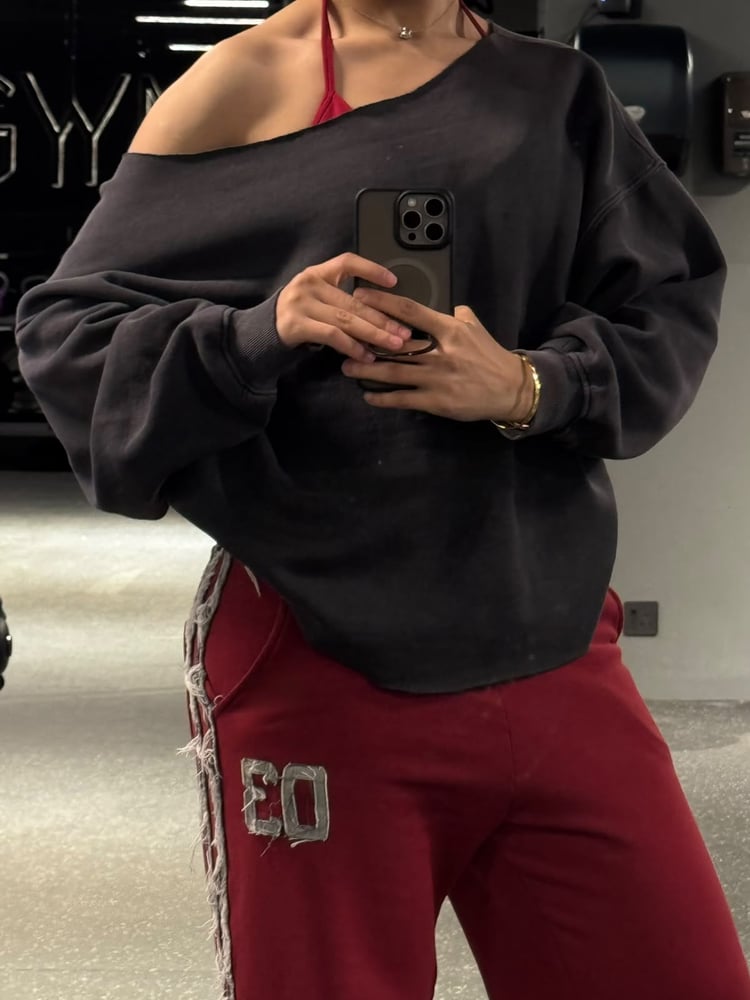 Oversized Off ShoulderSweetShirt(Free Size)
