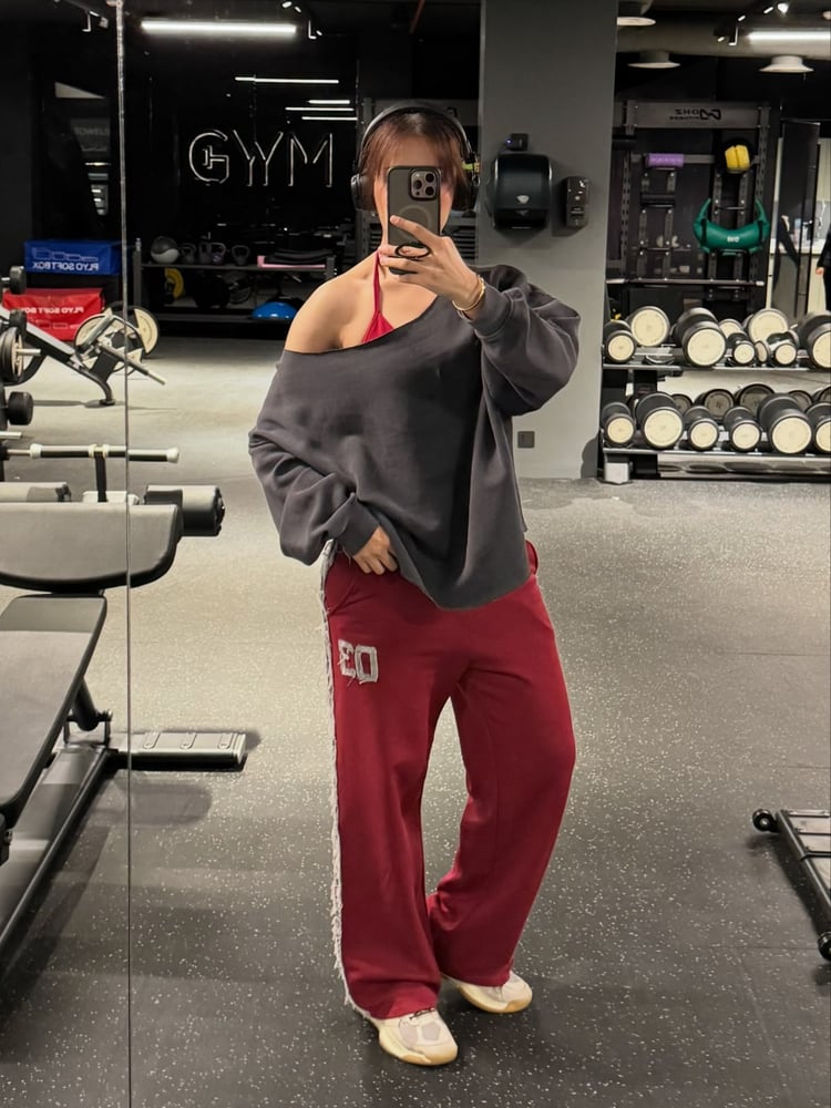 Oversized Off ShoulderSweetShirt(Free Size)