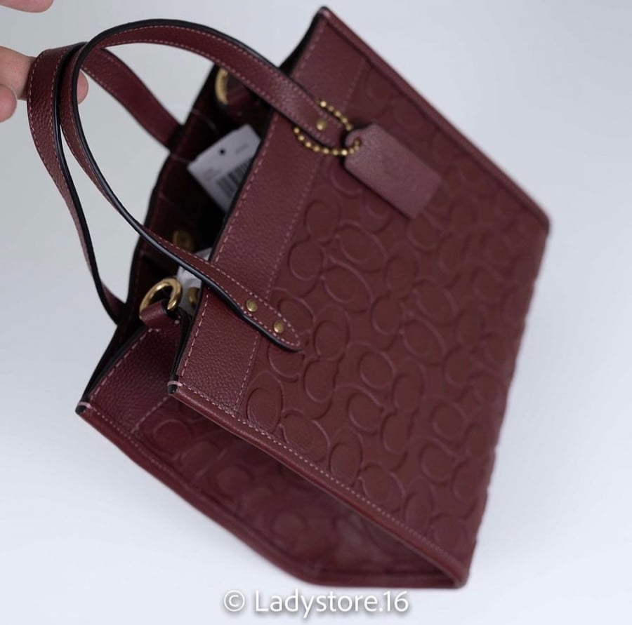 Coach Field 22 Merlot