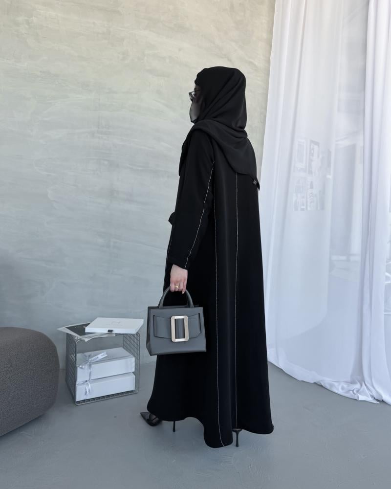 عباية عملية مبطنة كريب ملكي.