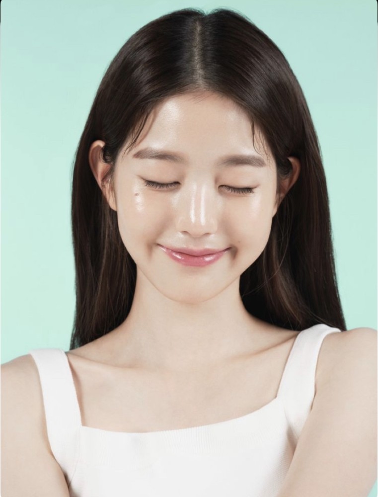 سيروم كوري للتفتيح والترطيب Korean brightening & hydrating serum