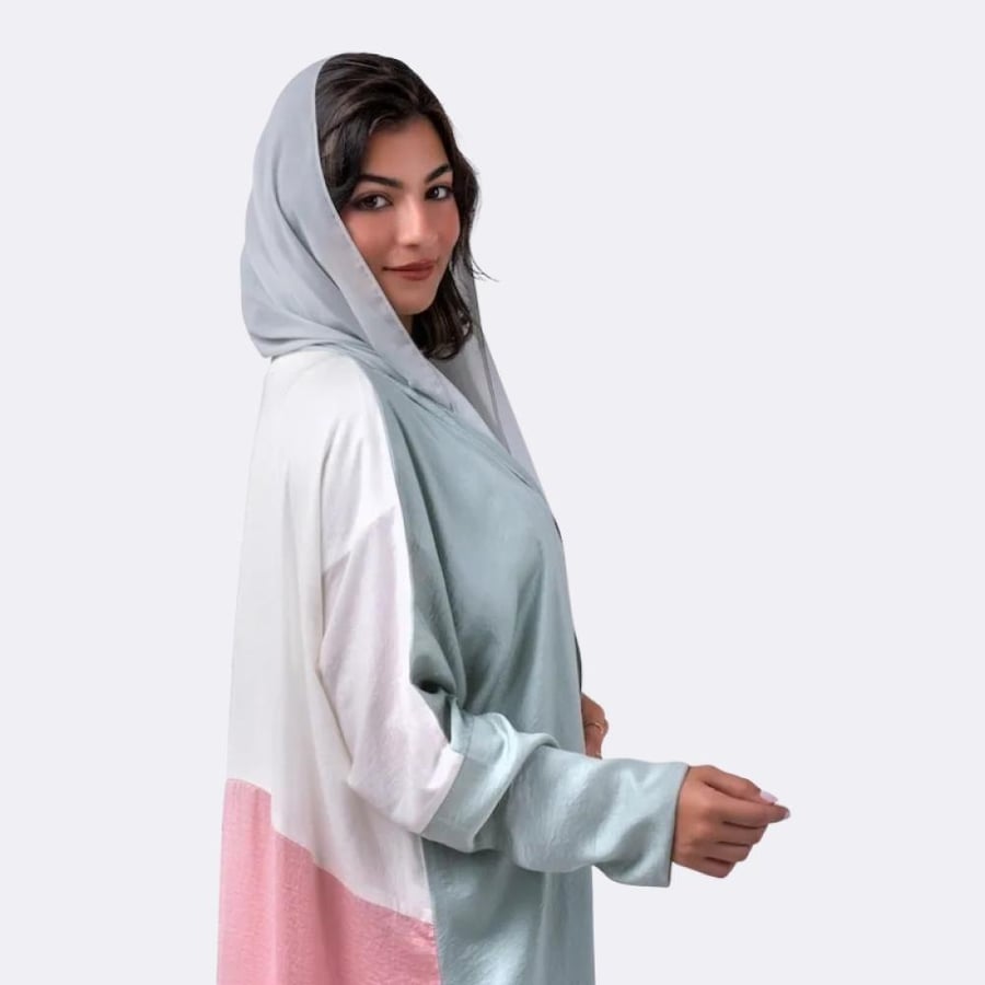 عبايات نسمة تريو فاتح ستريت كلوش حرير مغسول من عبايات جدة أربن Jeddah Urban Abayas