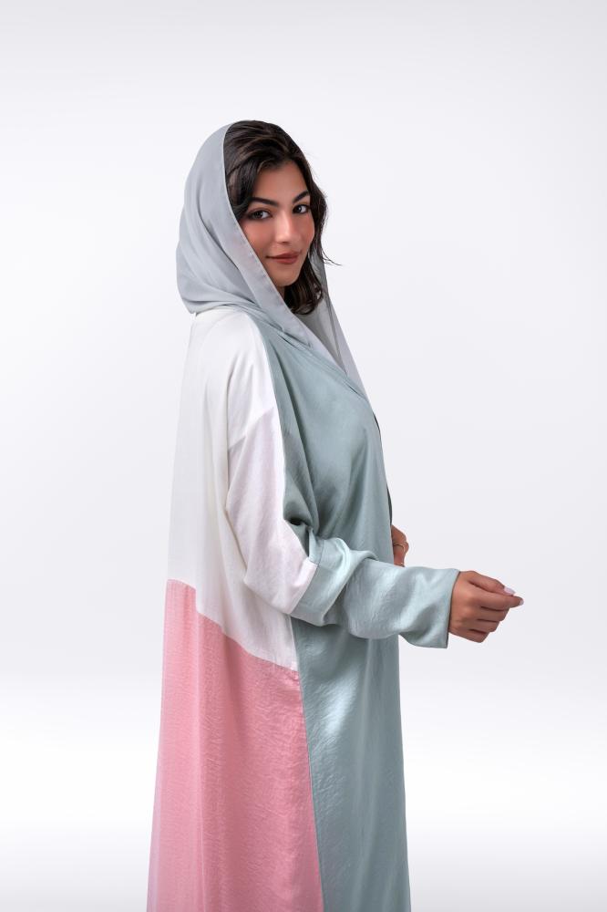 عبايات نسمة تريو فاتح ستريت كلوش حرير مغسول من عبايات جدة أربن Jeddah Urban Abayas
