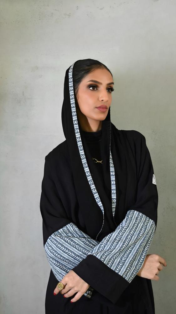 Black Bahraini crepe abaya