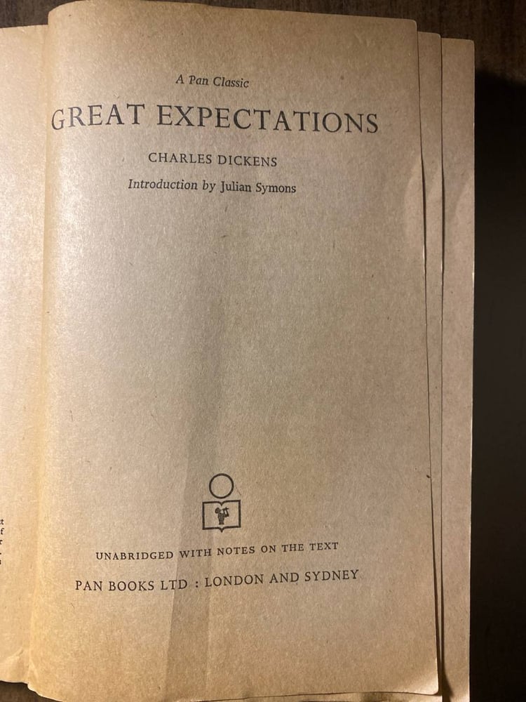 Great expectations - Charles dickens (Q6)