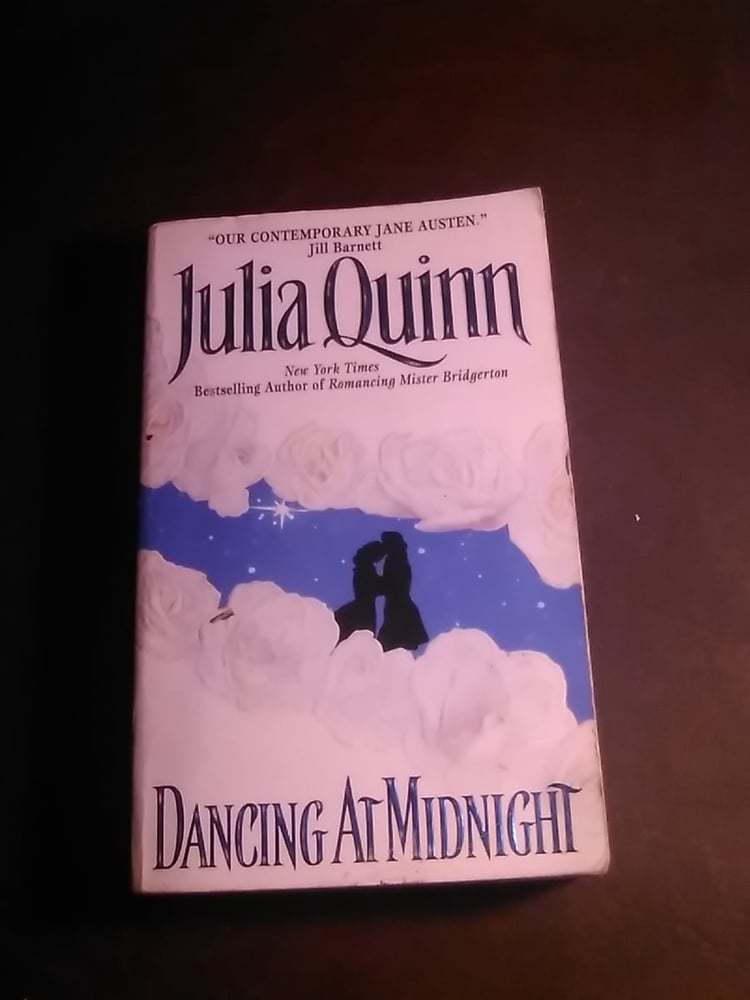 Dancing at midnight -Julia Quinn