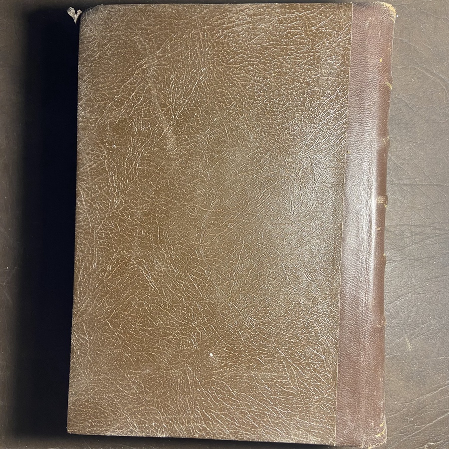 مجلد به ثلاث كتب