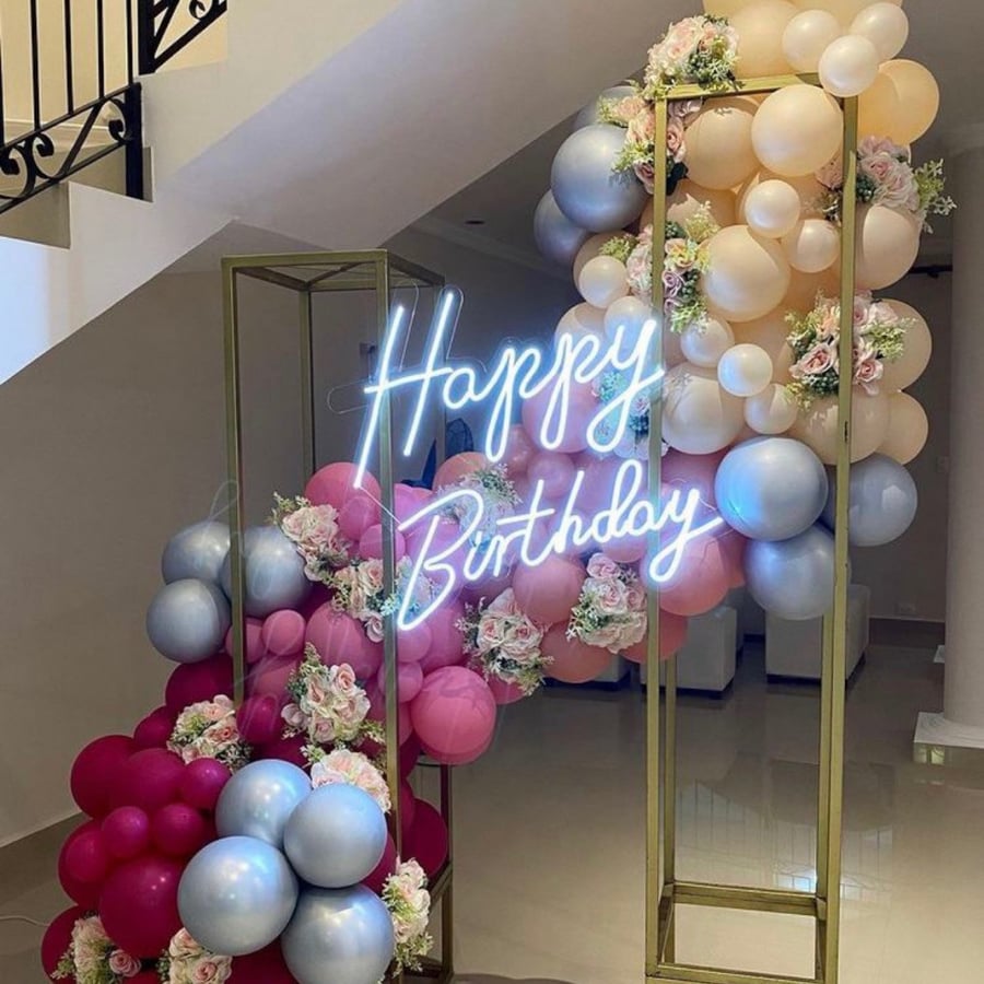 Birthday stand