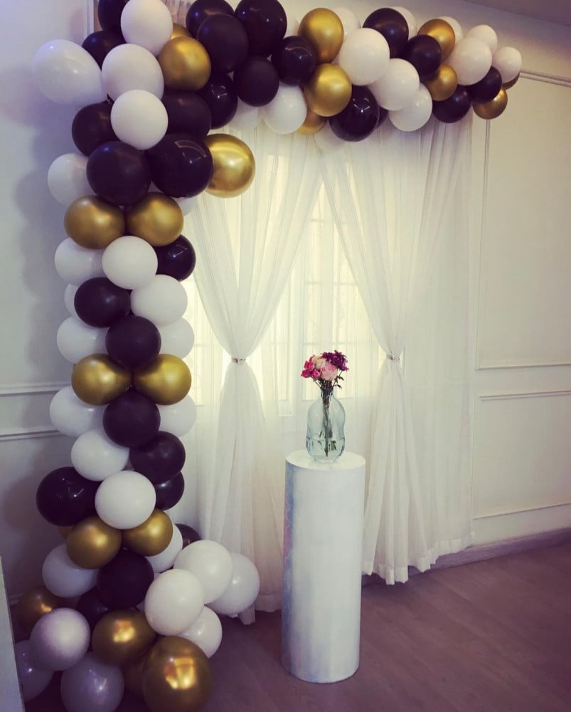 Balloon graduation arch