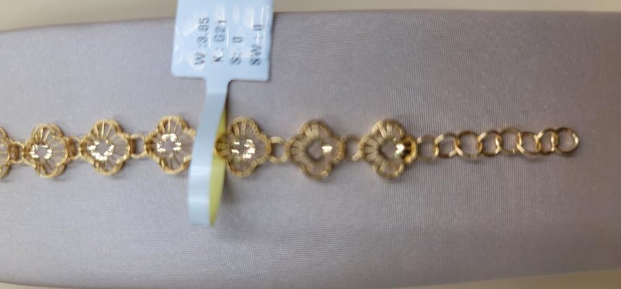 إسوارة ذهب ورود متصلة