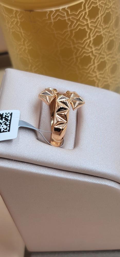 صورة خاتم بثلاث متعاكسات ذهب عيار 21 بوزن 2.67 جرام