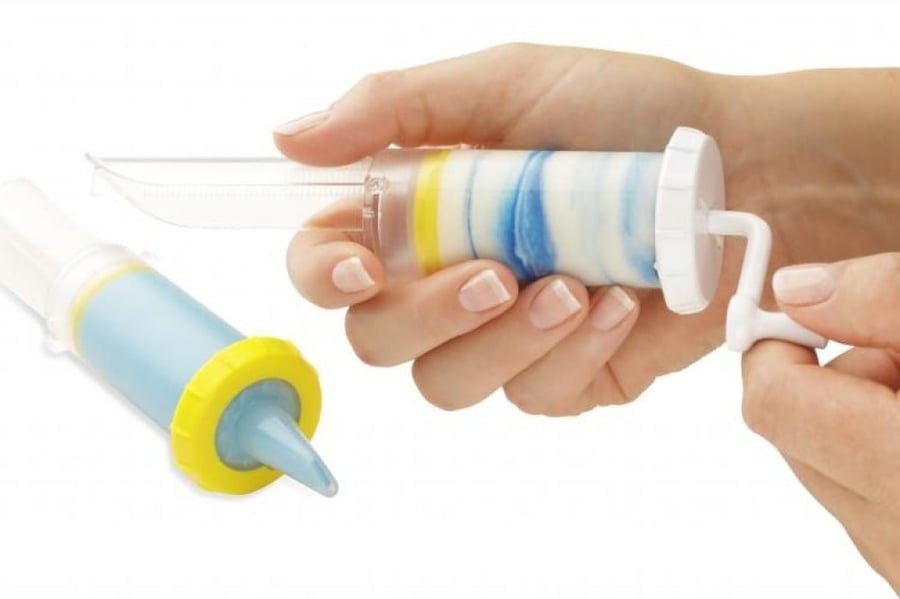 Cake decorating pen