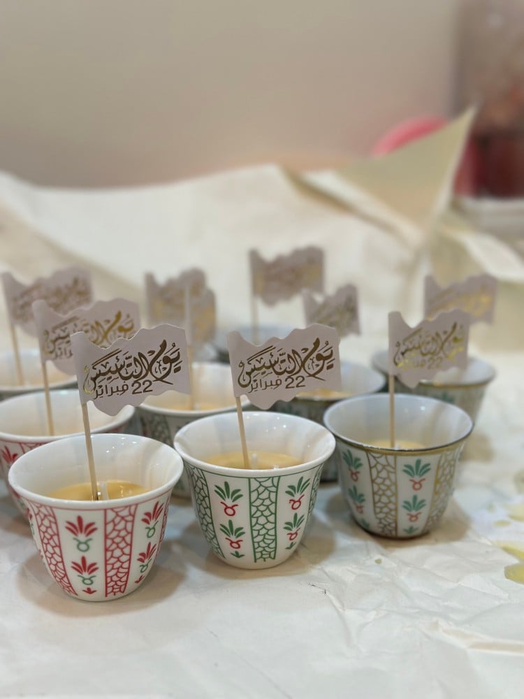 شمعة القهوه برائحة الهيل