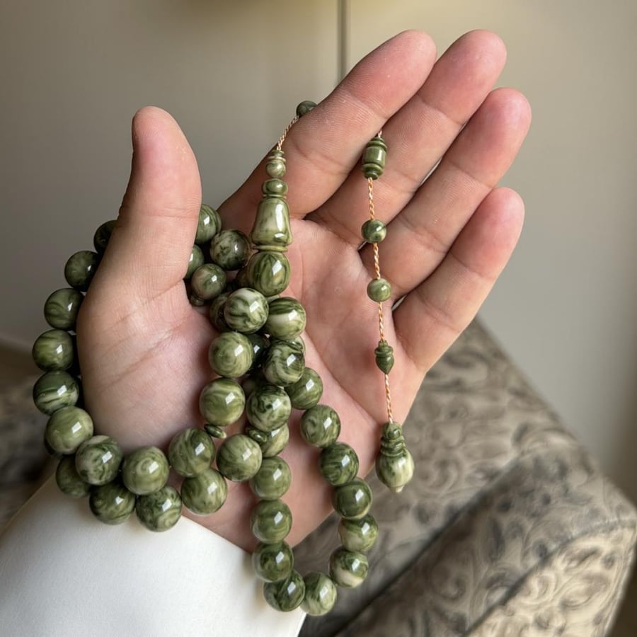 Green rosary, Hassan, carving, sugar