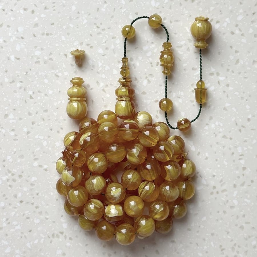 Olive yellow, Carving, "Kenana Rosary," Imitation of Ismail Pasha 1
