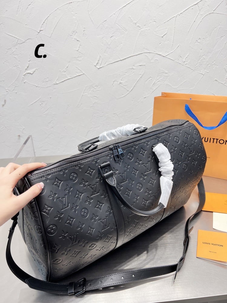 شنطة سفر LOUIS VUITTON