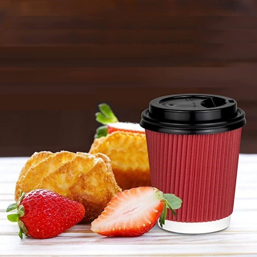 كوب ورق عنابي مموج بغطاء اسود