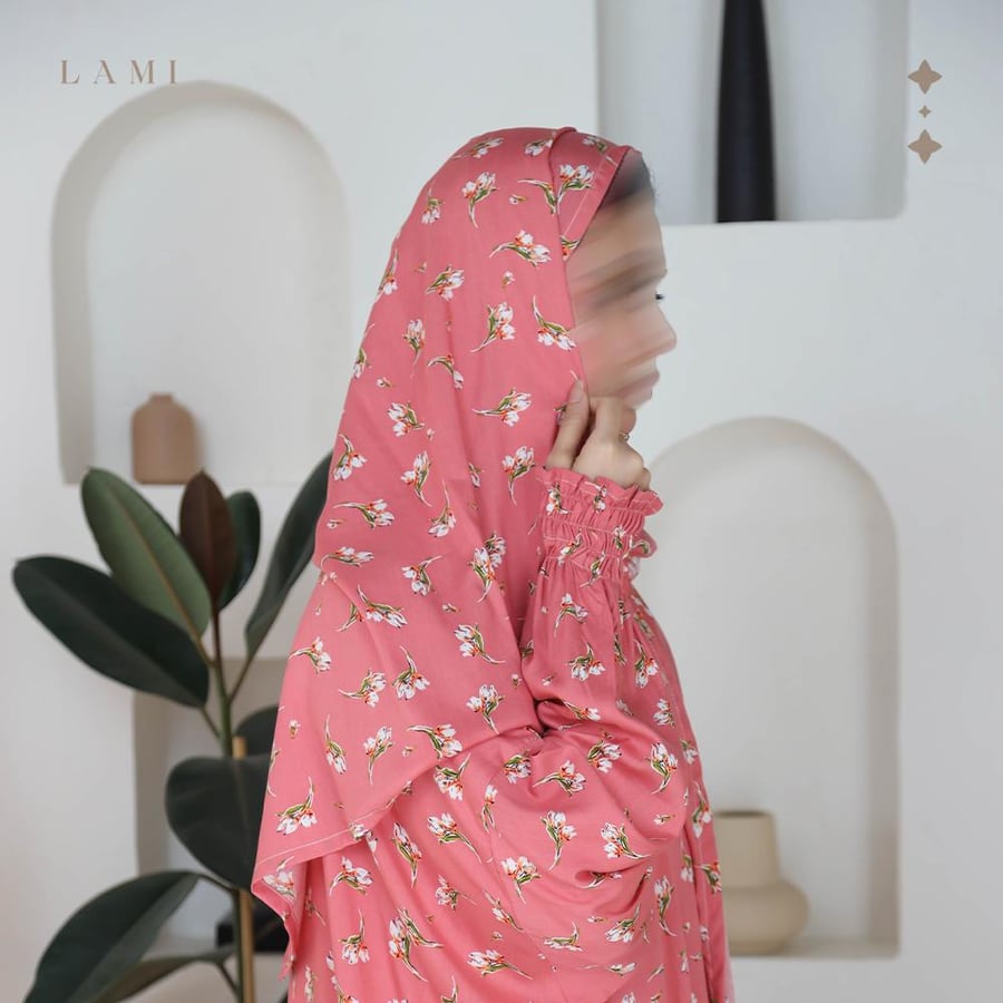 A patterned prayer sheet in khaki