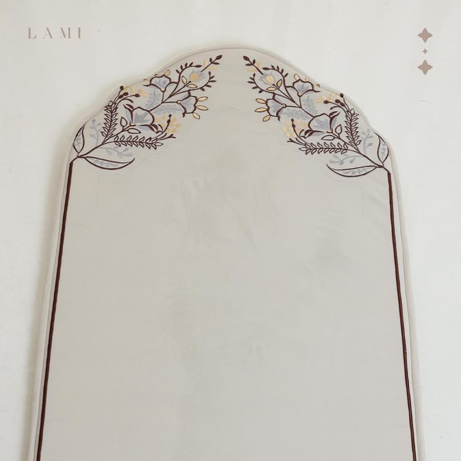 Hams Al-Rabee' prayer rug Shamoa