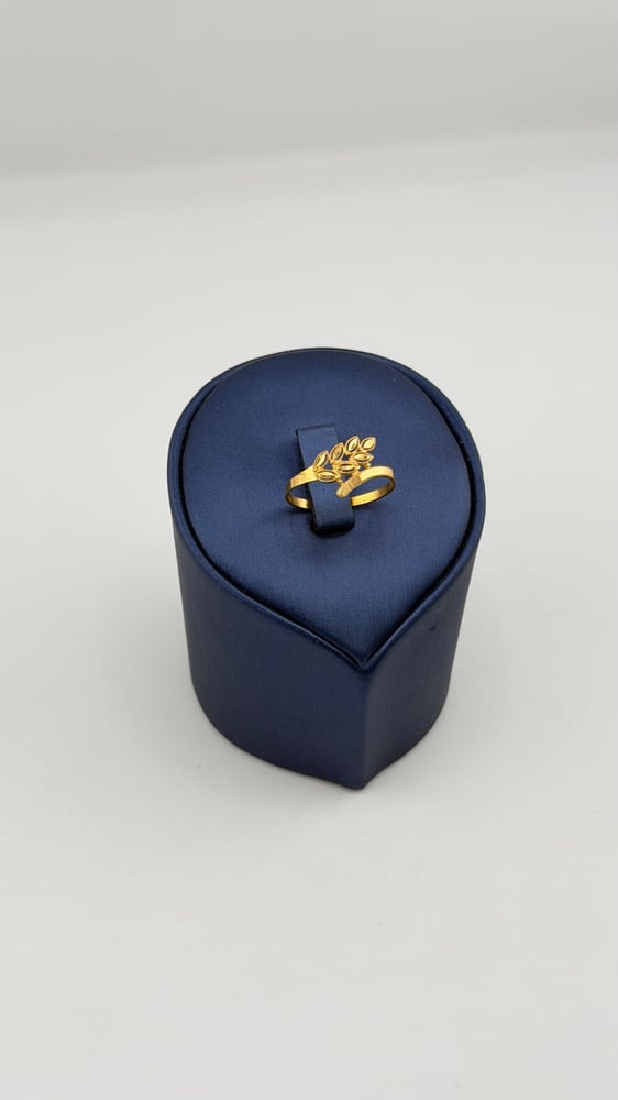 Gold ring with wheat design 21 karat