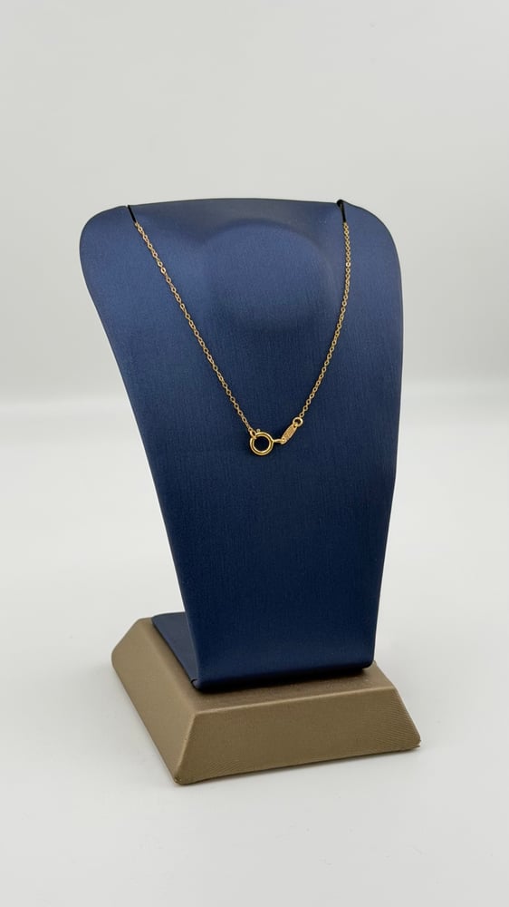 Gold necklace with 21-karat alloy design