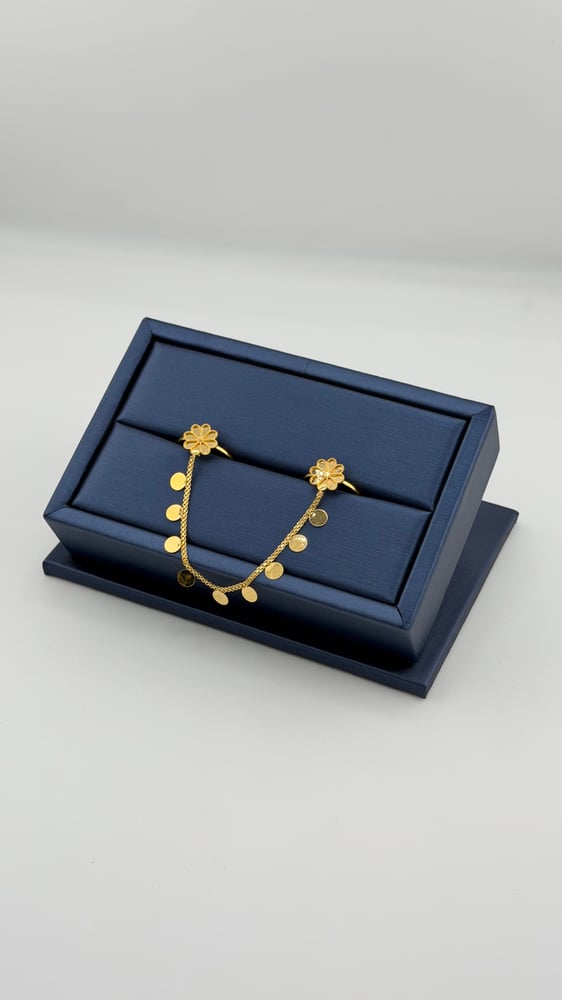 Ring and flower design 21 karat