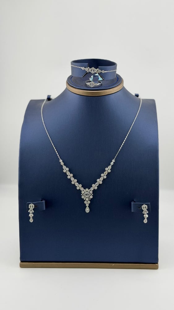 White set with diamond-like precision in a distinctive way
