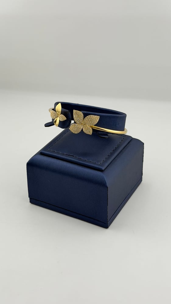 Gold bracelet Italian design 18 karat