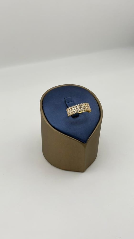 Diamond design ring