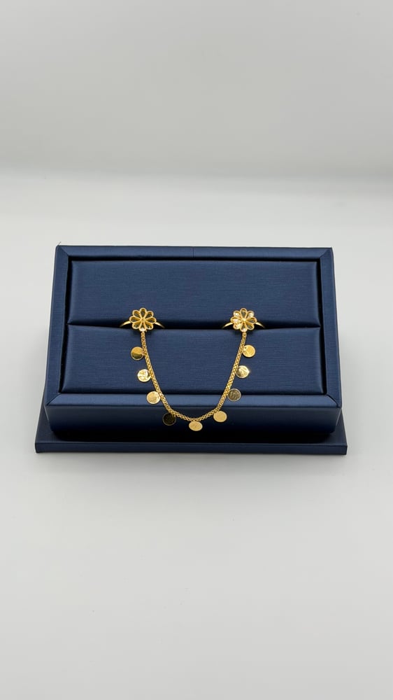 Ring and flower design 21 karat