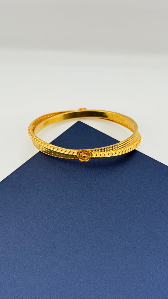 Gold warehouses, flower design, 21 karat