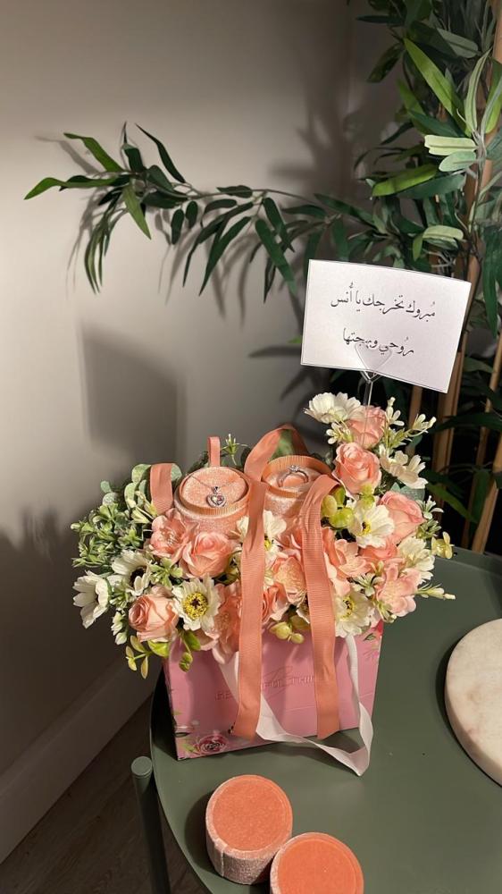 بكج خاتم + سلسال (ورد صناعي)