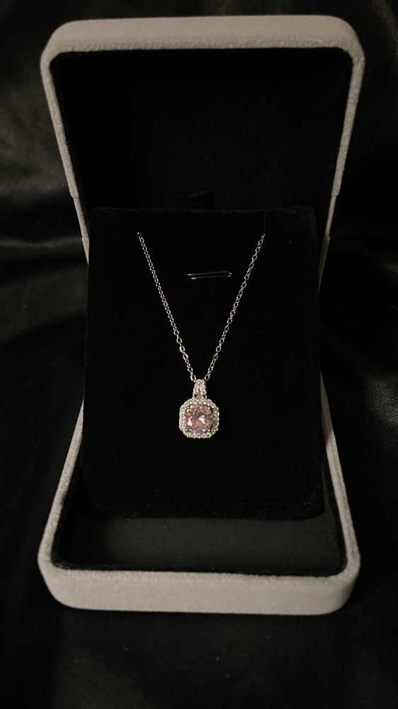 The pink jewel necklace