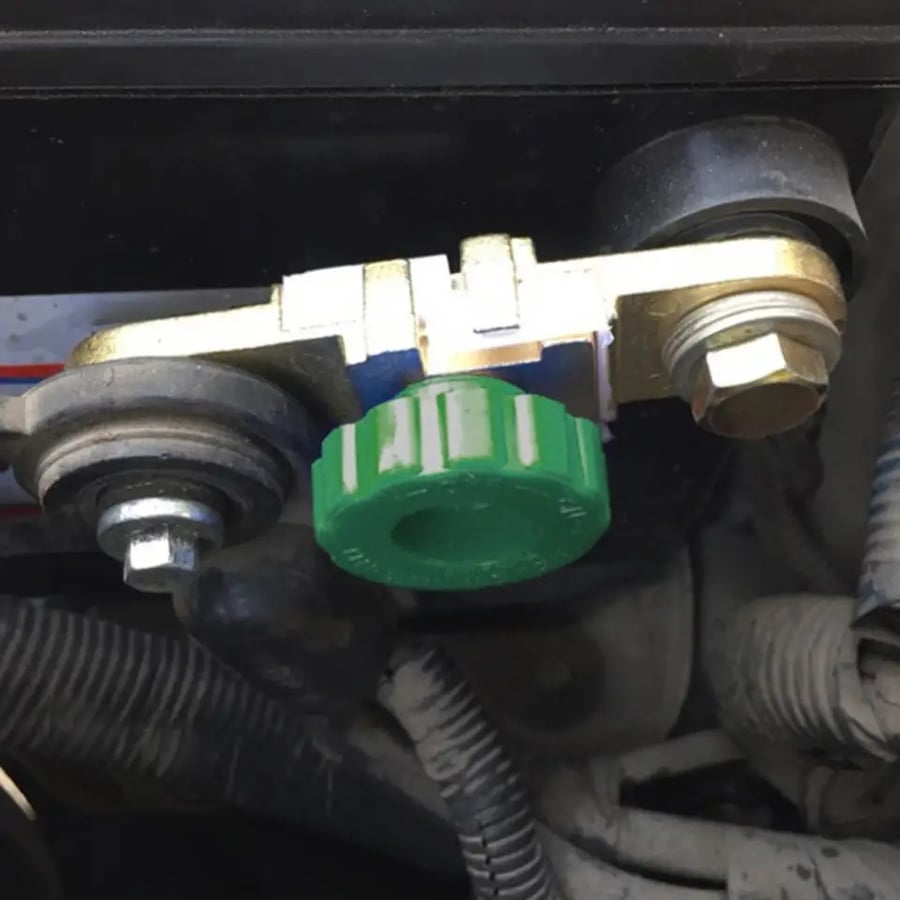 مفتاح فاصل لبطارية السيارات ذات المسمار - Car battery disconnect switch