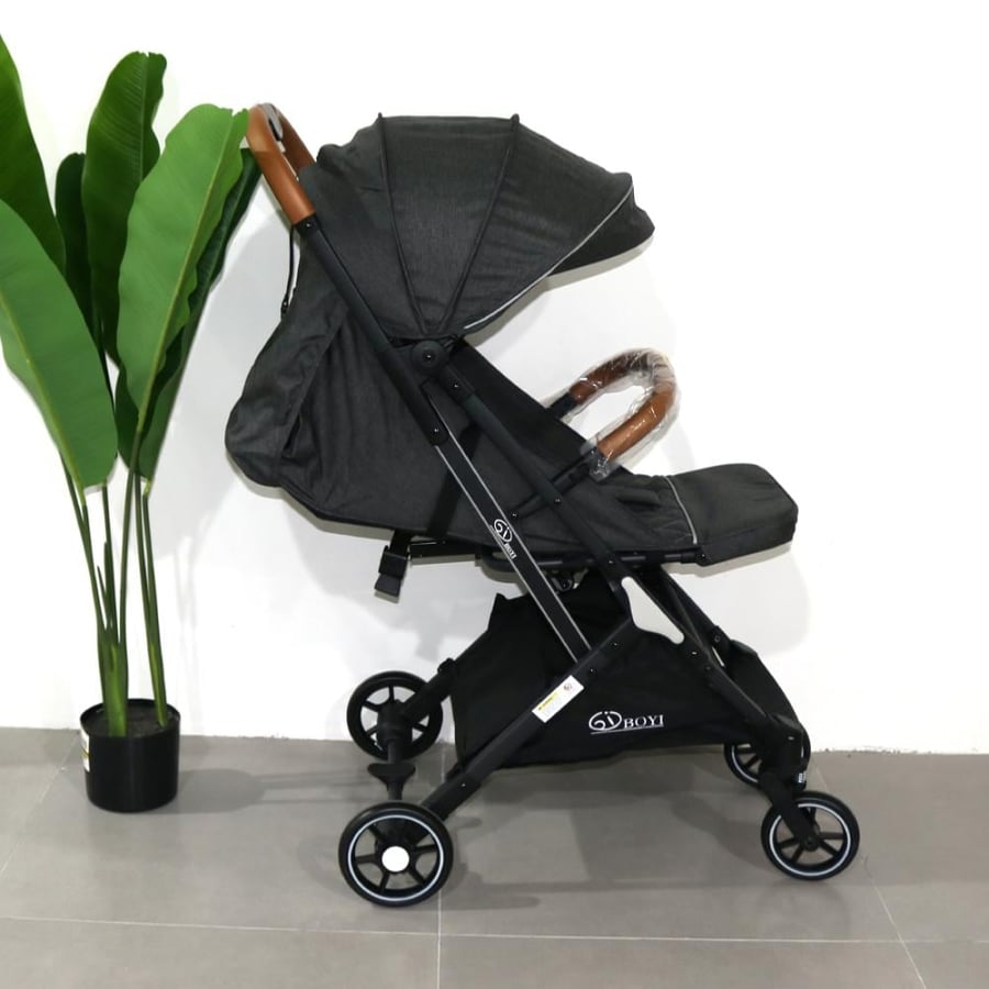 DOOZY Gray Baby Stroller