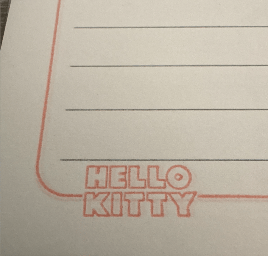 مجموعة هيلو كيتي Hello Kitty الحمراء الأصلية من عام 2014 & 2016 (دفتر عربي ٤٠ ورقة + مطارة بلاستيك بحبال)