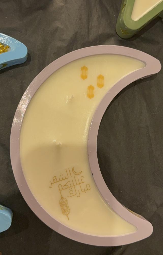 شمعة القمر برائحة المسك الابيض