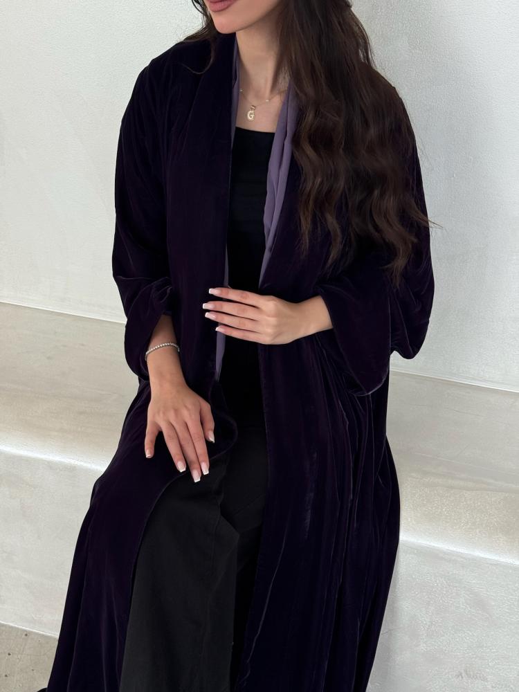 عباية شتوية مخمل بنفسجية | Velvet abaya in purple