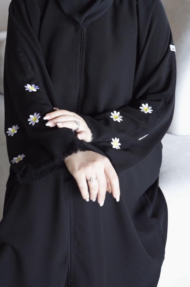 عباية هنادي