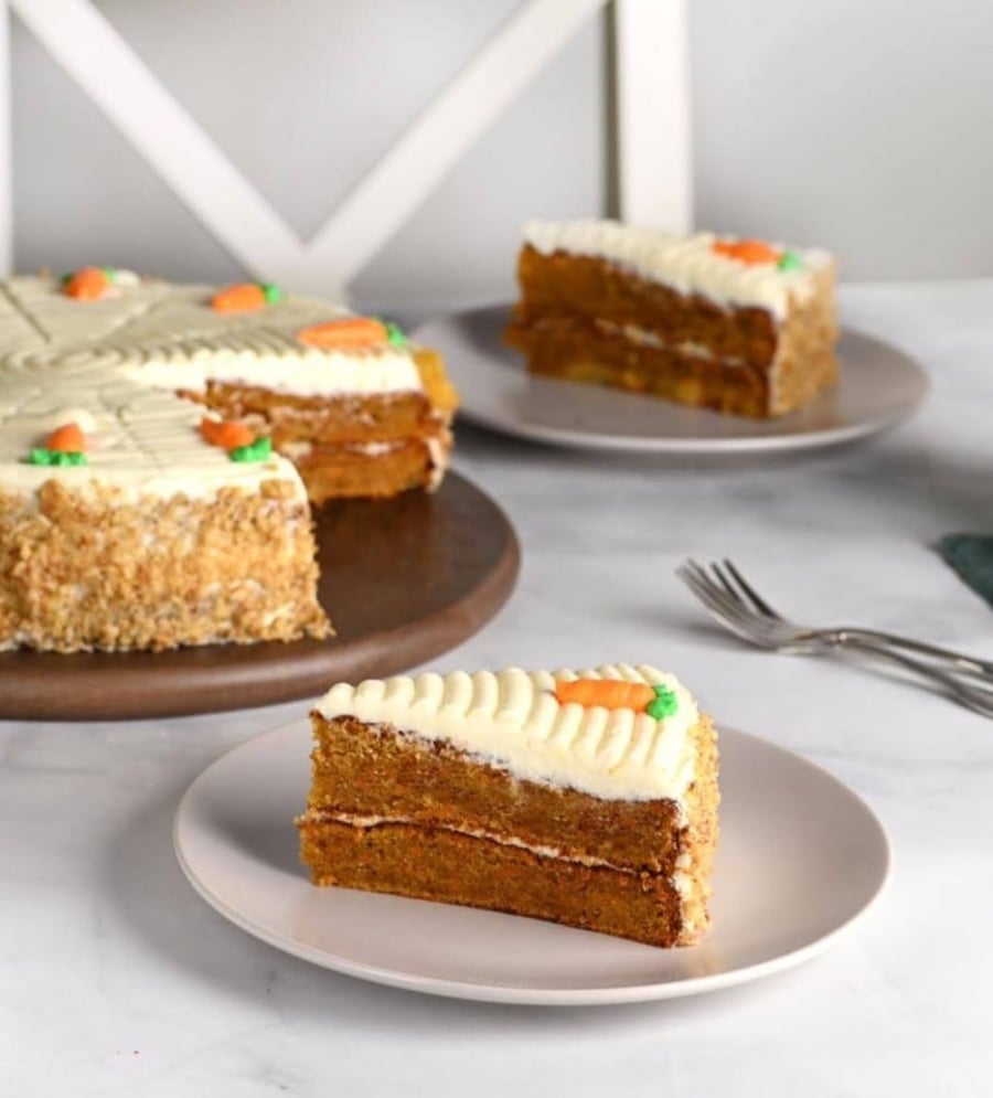 كيكة الجزر كبيرة (تكفي 10 اشخاص) - Large Carrot Cake