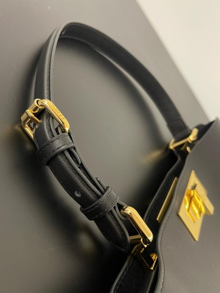 FENDI Peekaboo Soft