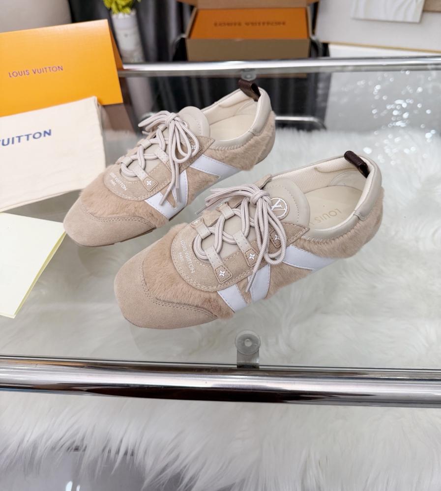 شوز LV