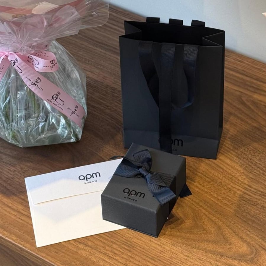 سلسال من مجوهرات apm