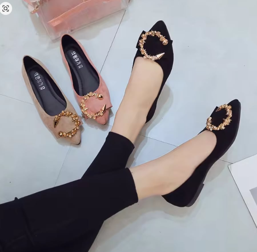 أحذية مدببة غير رسمية للنساء