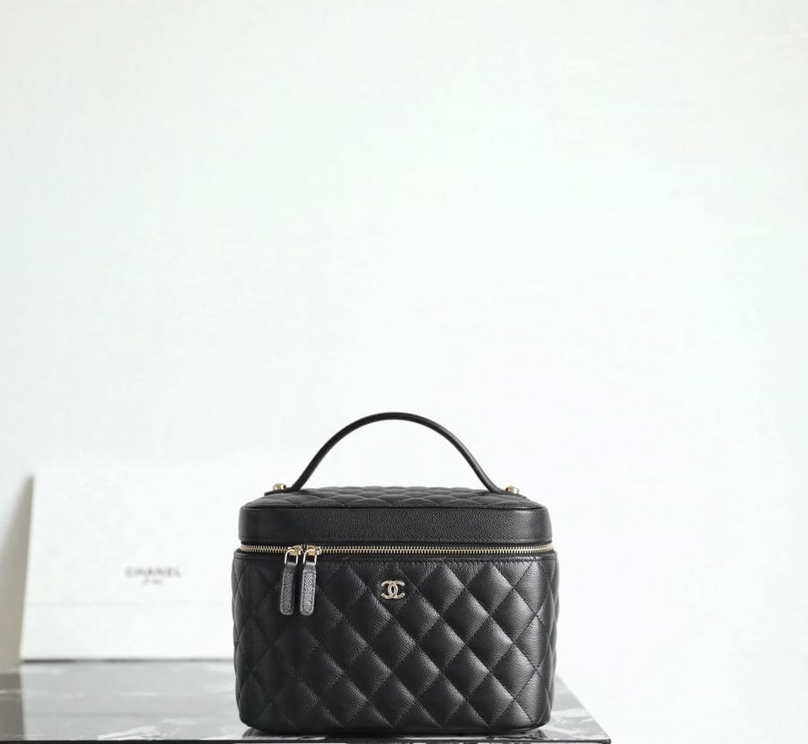 شانيل Makeup Bag