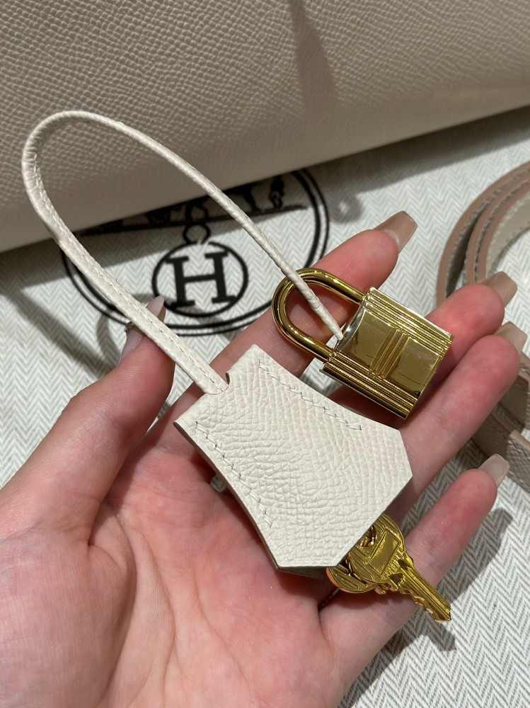 Her -Kelly 25