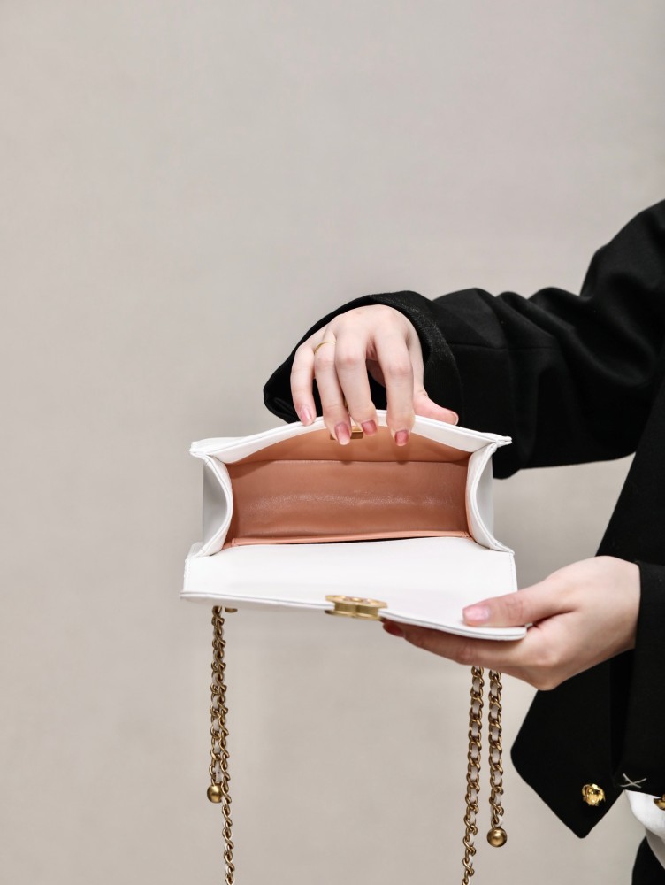 Chanel mini
